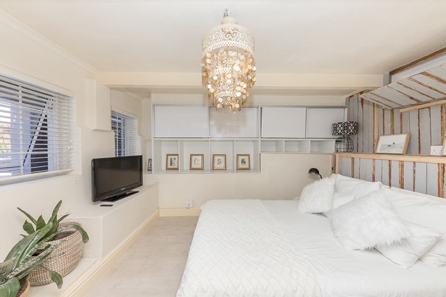 12 Bedroom Property for Sale in Camps Bay Western Cape